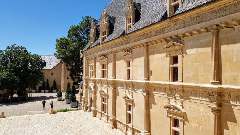 Façade - Château de Bournazel - château de la Renaissance dans l'Aveyron