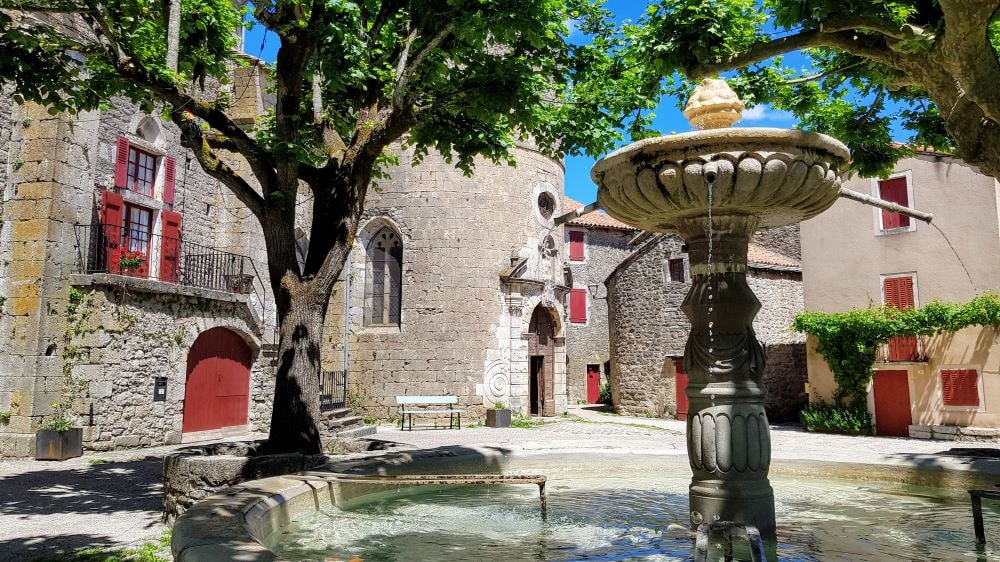 Fontaine - Commanderie de Sainte Eulalie de Cernon